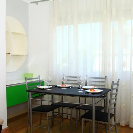 Apartel Sea View 1